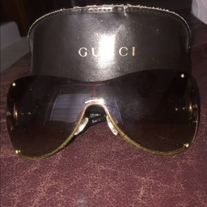 GUCCI SUNGLASSES